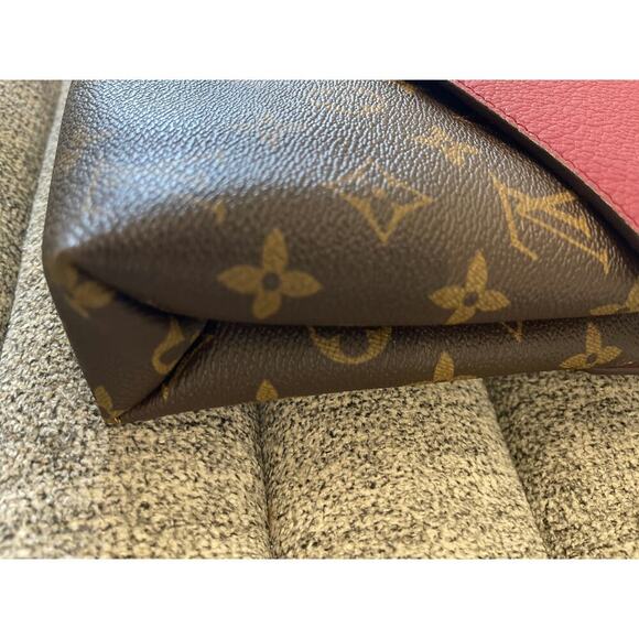 Louis Vuitton Pochette Métis Monogram Canvas Crossbody Bag - Picture 8 of 8